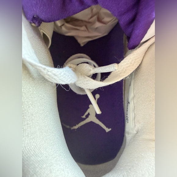 Jordan 4 Retro Mid Purple Metallic size 9 - Picture 6 of 8